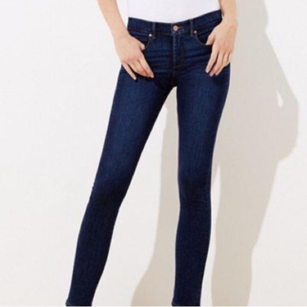 A&F Super Skinny Stretchy Jeans. Dark Blue Wash.
